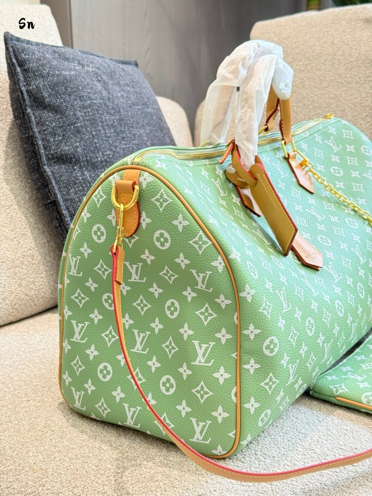 p300
LV Speedy P89 Keepall50 Apple Green Cross Shoulder Handbag
Who knows, my family! The LV Louis Vuitton travel bag is really crazy! The new 25 year model is here~Fresh mint green paired with classic Monogram pattern, high-end and eye-catching, alw...