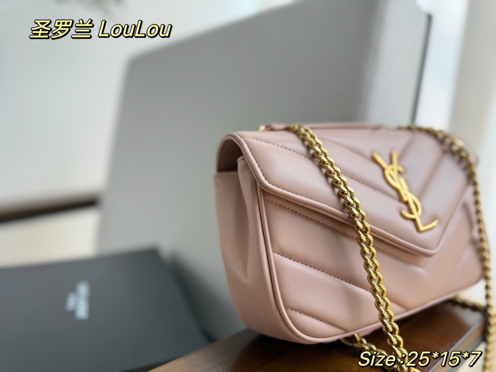 P165 Folding Gift Box
The most worthwhile bag to buy this year is the YSL soft and sticky cloud bag from Yang Mi. YSL soft and sticky cloud bag | Loulou bag review. I bought this bag with my gold chain. First of all, it is made of lambskin material, ...