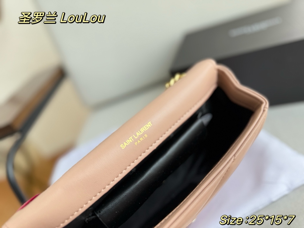 P165 Folding Gift Box
The most worthwhile bag to buy this year is the YSL soft and sticky cloud bag from Yang Mi. YSL soft and sticky cloud bag | Loulou bag review. I bought this bag with my gold chain. First of all, it is made of lambskin material, ...