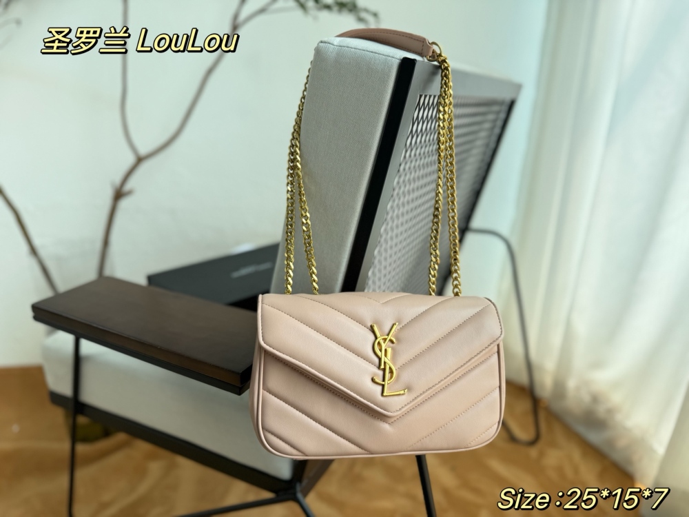 P165 Folding Gift Box
The most worthwhile bag to buy this year is the YSL soft and sticky cloud bag from Yang Mi. YSL soft and sticky cloud bag | Loulou bag review. I bought this bag with my gold chain. First of all, it is made of lambskin material, ...