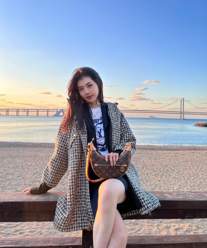 Overall, this bag has a high aesthetic value and is easy to match without choosing a practical one. It has a high street rate and is good everywhere. Purple girls who like it should hurry up and take a look
