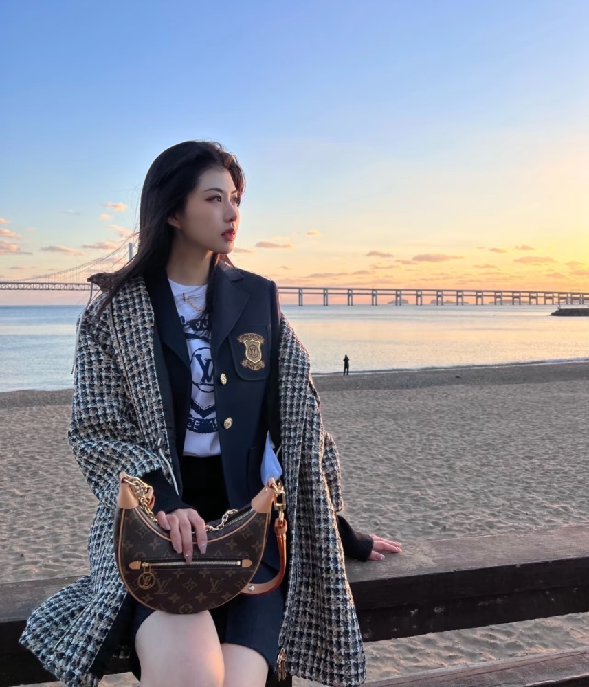 Overall, this bag has a high aesthetic value and is easy to match without choosing a practical one. It has a high street rate and is good everywhere. Purple girls who like it should hurry up and take a look