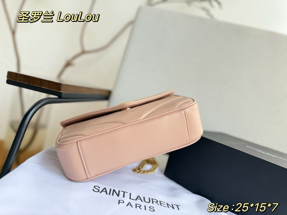 P165 Folding Gift Box
The most worthwhile bag to buy this year is the YSL soft and sticky cloud bag from Yang Mi. YSL soft and sticky cloud bag | Loulou bag review. I bought this bag with my gold chain. First of all, it is made of lambskin material, ...