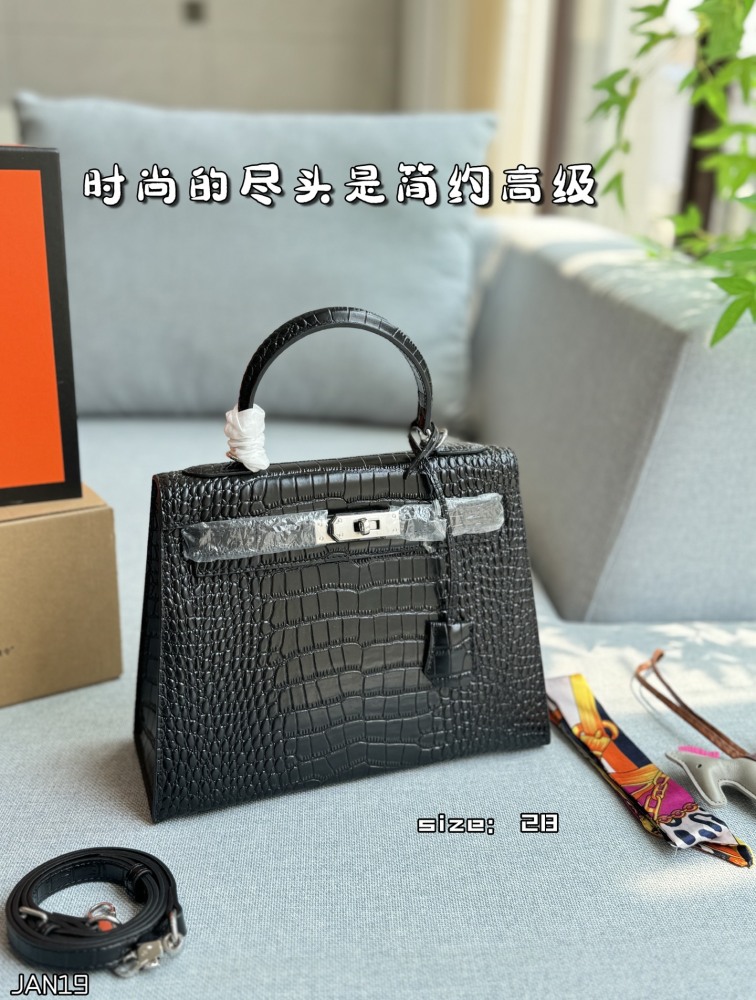 Color card ??
Hermes Kelly Second Generation Crocodile Leather Kelly Bag Handbag Silver Buckle