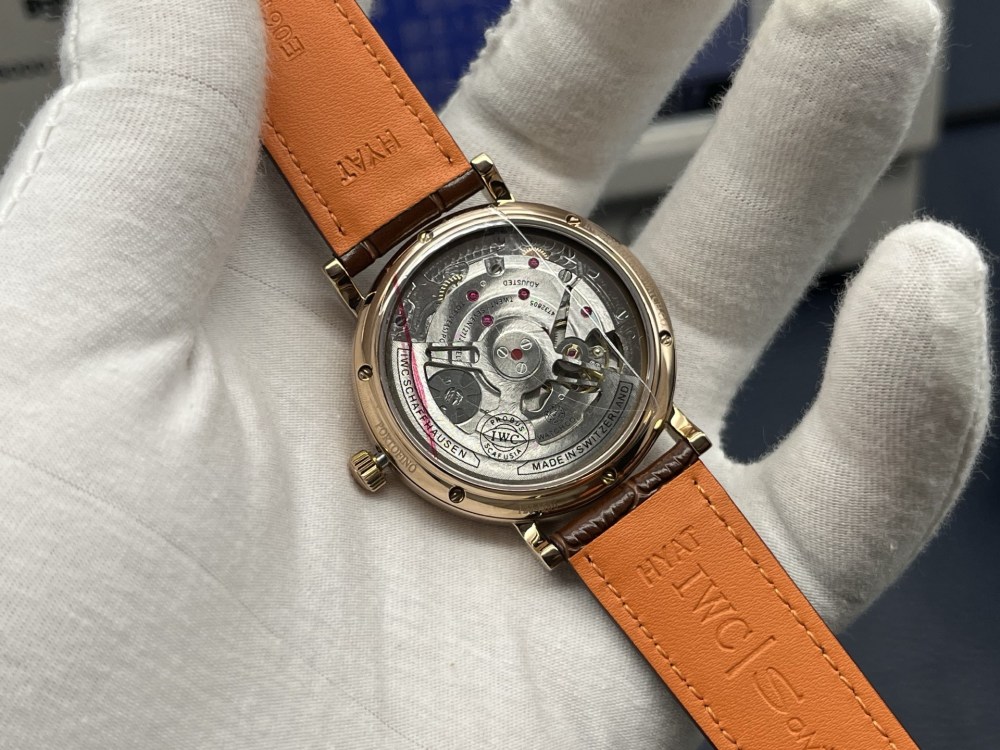 The all-new Portofino series IW516409 transparent watch