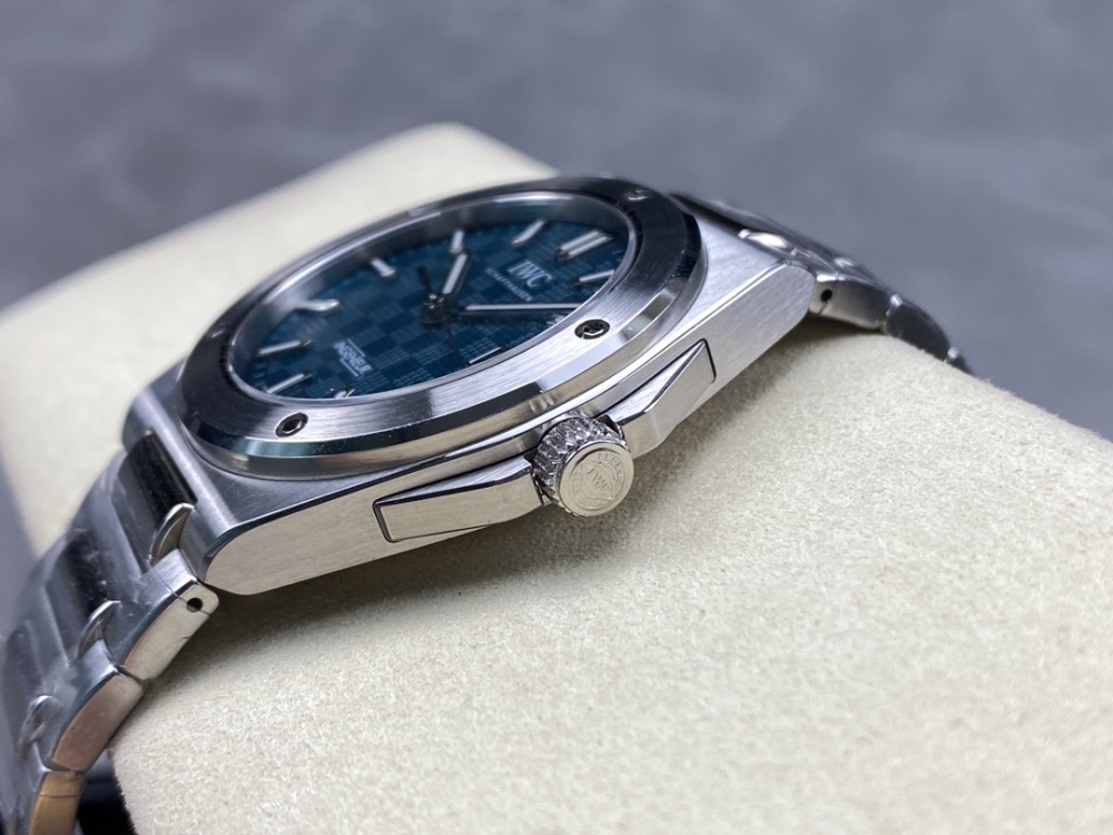 The IWC engineer automatic watch 40 quick release version has been fully upgraded