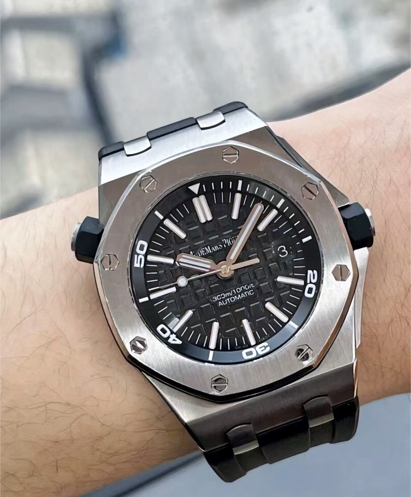 Audemars Piguet Royal Oak Offshore Type 🥤🥤 🏍️: Series: 15703 Series