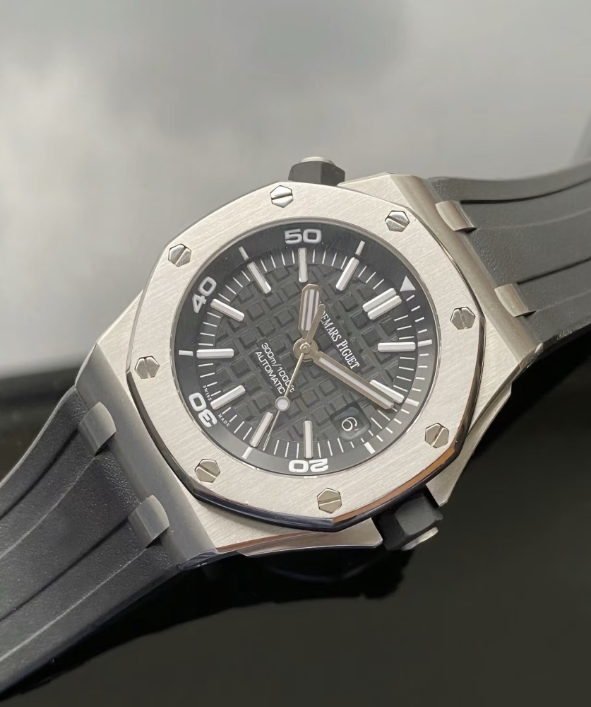 Audemars Piguet Royal Oak Offshore Type 🥤🥤 🏍️: Series: 15703 Series