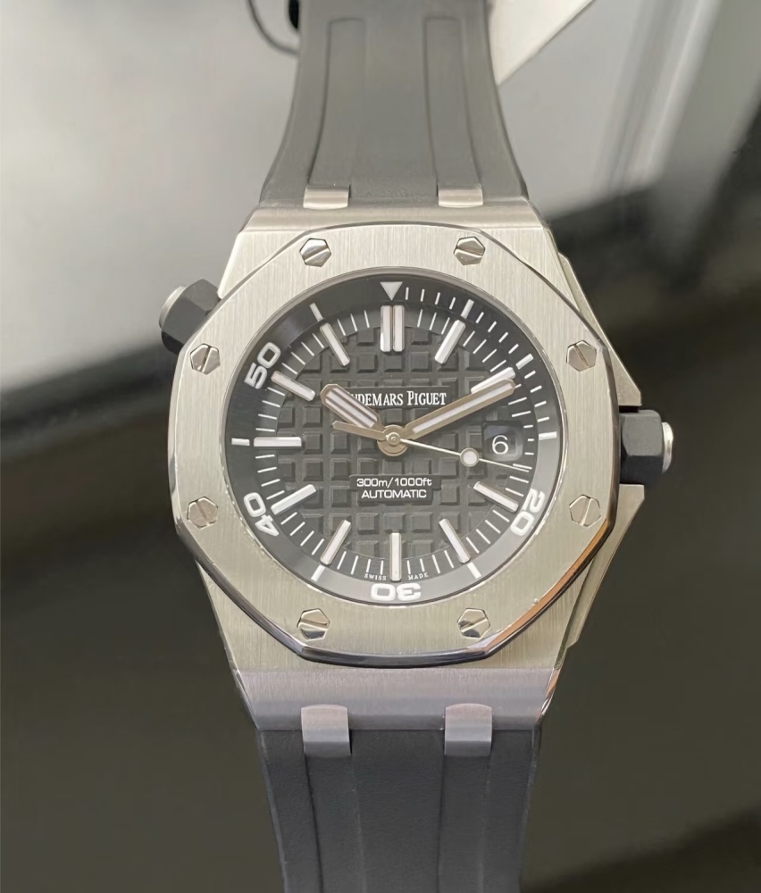 Audemars Piguet Royal Oak Offshore Type 🥤🥤 🏍️: Series: 15703 Series