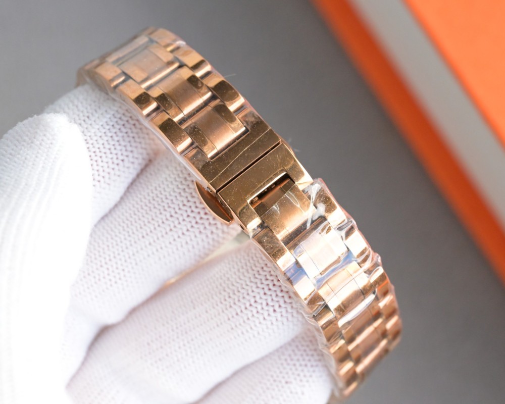  The upgraded V8 version of the Ladies' Jewelry series