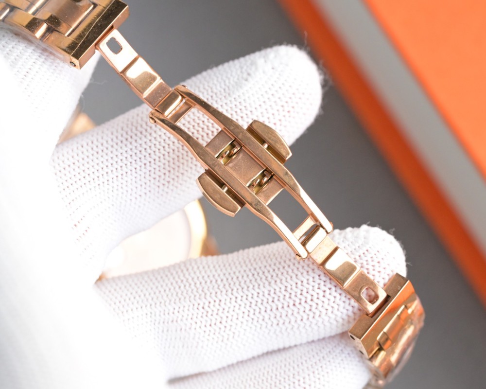  The upgraded V8 version of the Ladies' Jewelry series