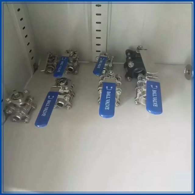 carbon steel ball valve carbon steel valve Carbon steel internal thread NPT Globe valve block water flow WCB steel low pressure Globe valve
