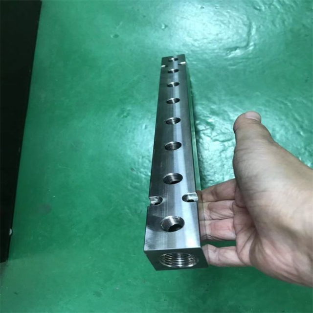 Custom CNC Machined Stainless Steel 304 316 Manifold   Stainless Steel Water Divider