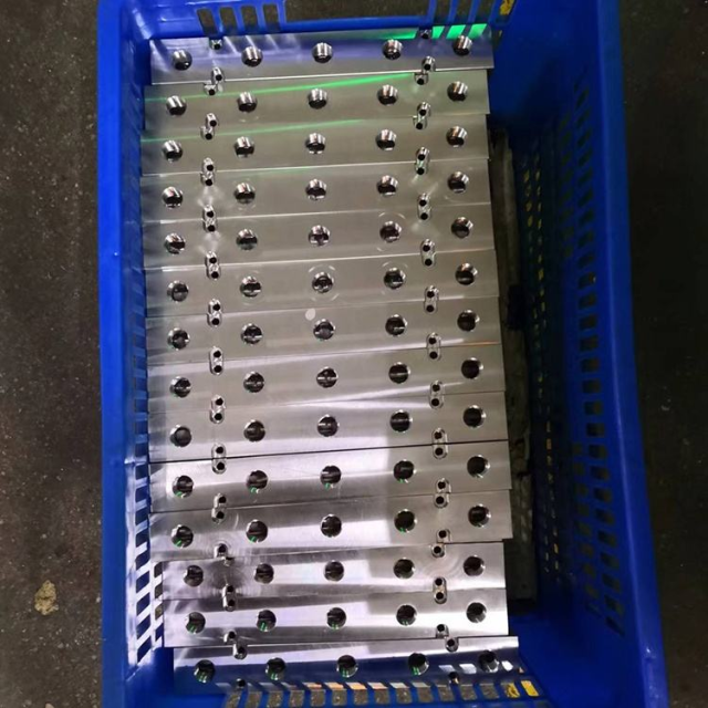 Custom CNC Machined Stainless Steel 304 316 Manifold   Stainless Steel Water Divider