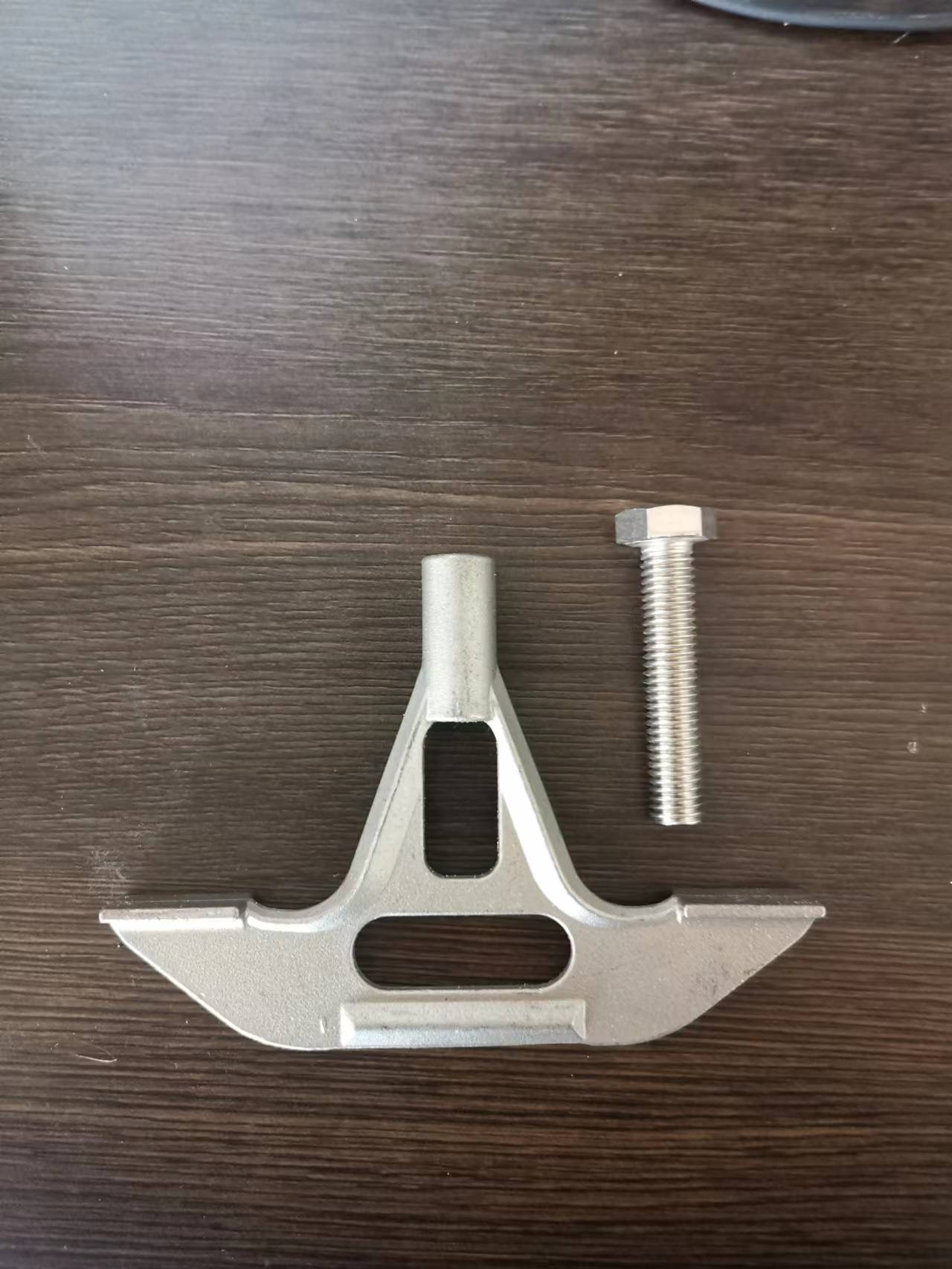 Stainless Steel 304 T-Type Hanging Bolt with Butterfly Lock for Under-Slat Pig Farm Fencing T Anchor