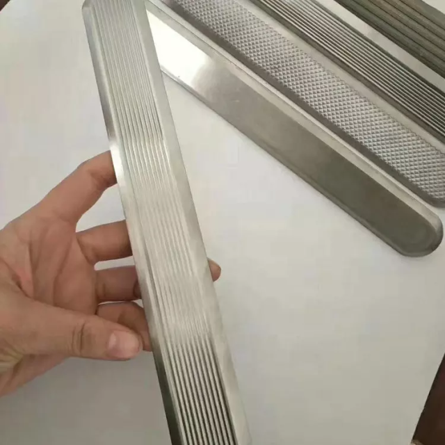Stainless Steel 304 316 Investment Casting (Silica Sol Precision Casting) Indicator Strip for Road Anti-Slip Strip for Stairs Tactile Indicator Blind Road Stud