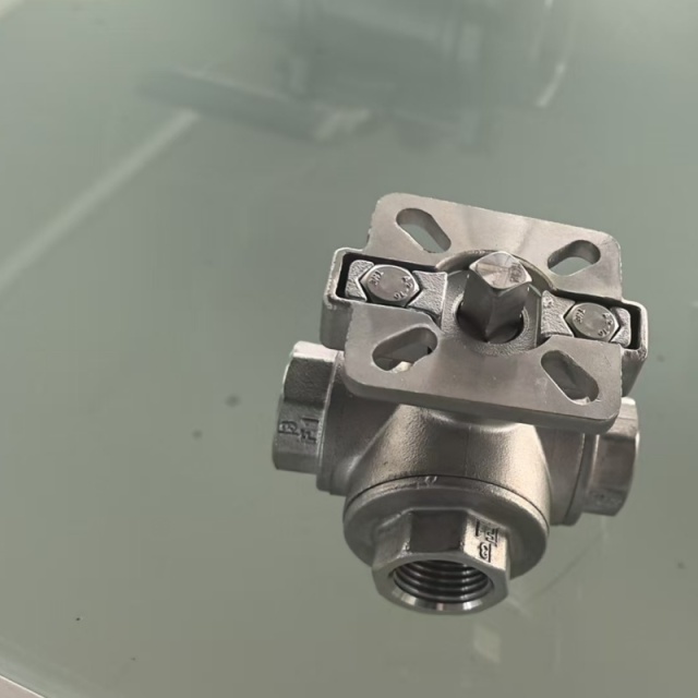 Stainless Steel 304 316 L type T type Threaded three-Way Ball Valve