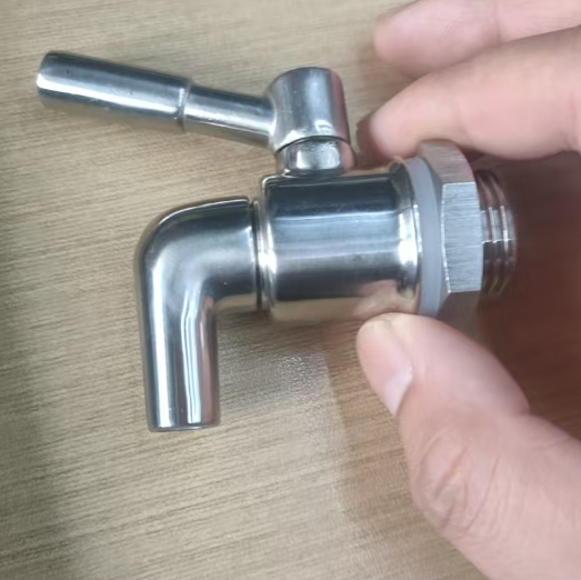 Premium 304/316 Stainless Steel Wine Barrel Tap Valve - Custom Mirror Polished Brewing Ball Valve with Rotating/Swivel Spout