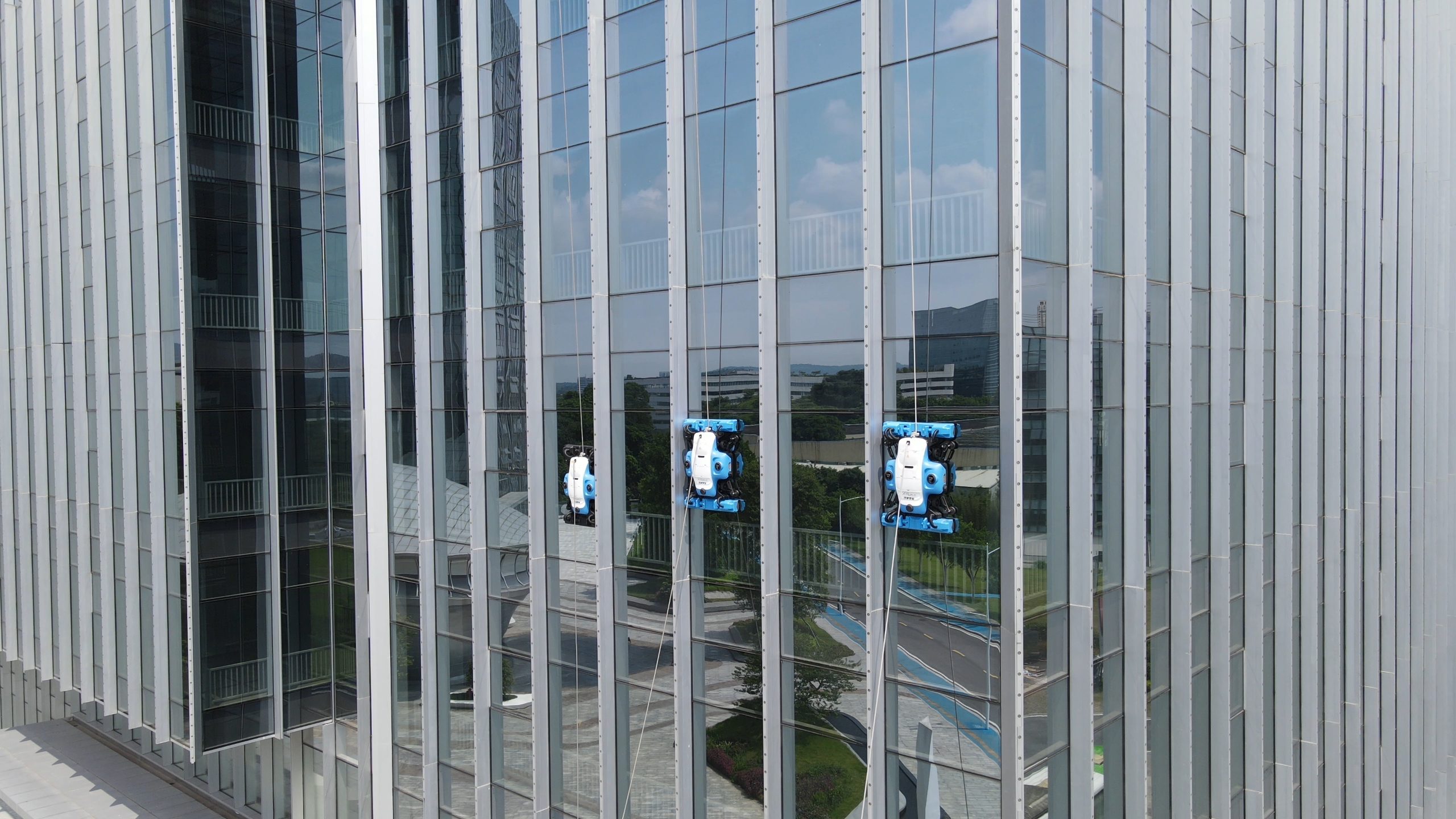 X-Human High altitude Curtain Wall Cleaning Robot K3