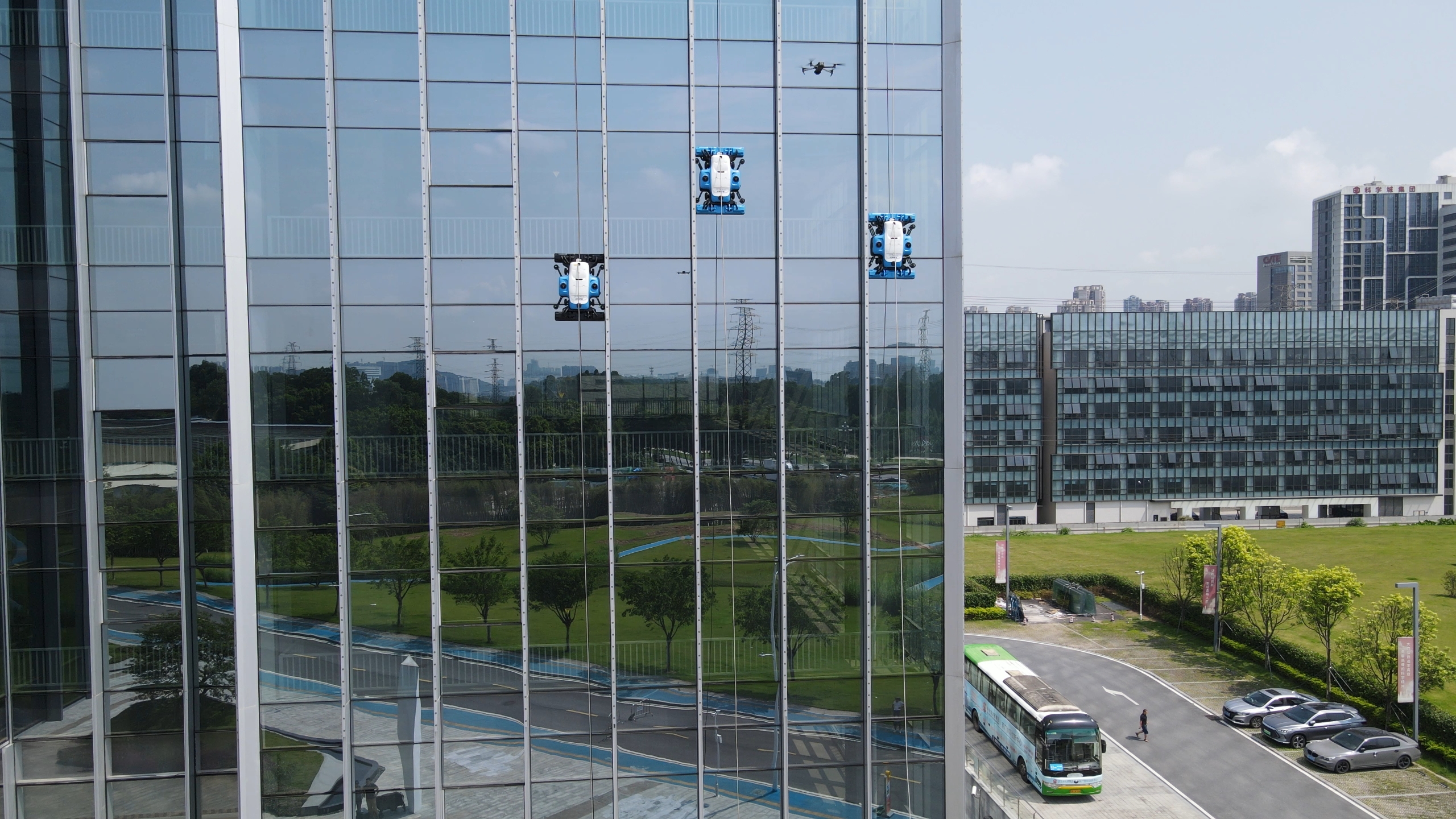 X-Human High altitude Curtain Wall Cleaning Robot K3