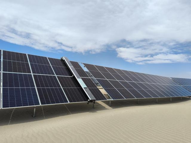 X-Human Solar Panel Customized Cleaning Robot G1