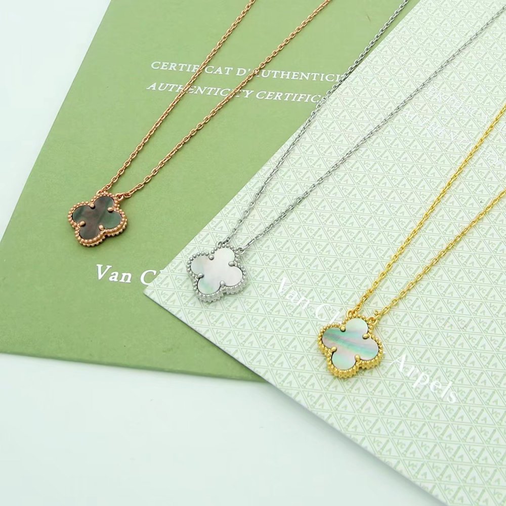 van cleef necklace 066
