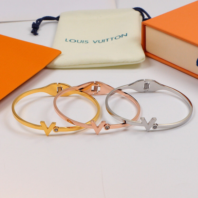 LV bracelet 007