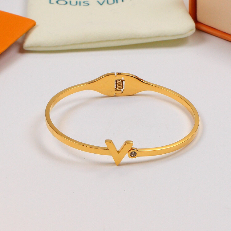 LV bracelet 007