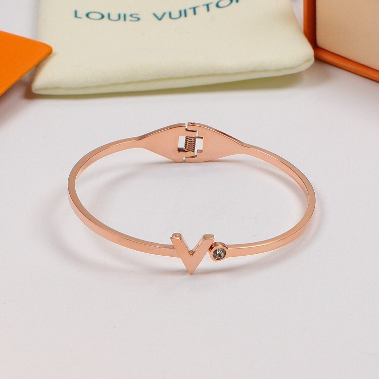 LV bracelet 007