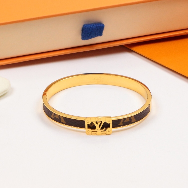 LV bracelet 015