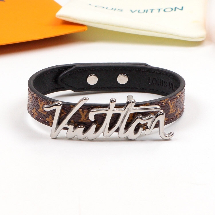 LV bracelet 026