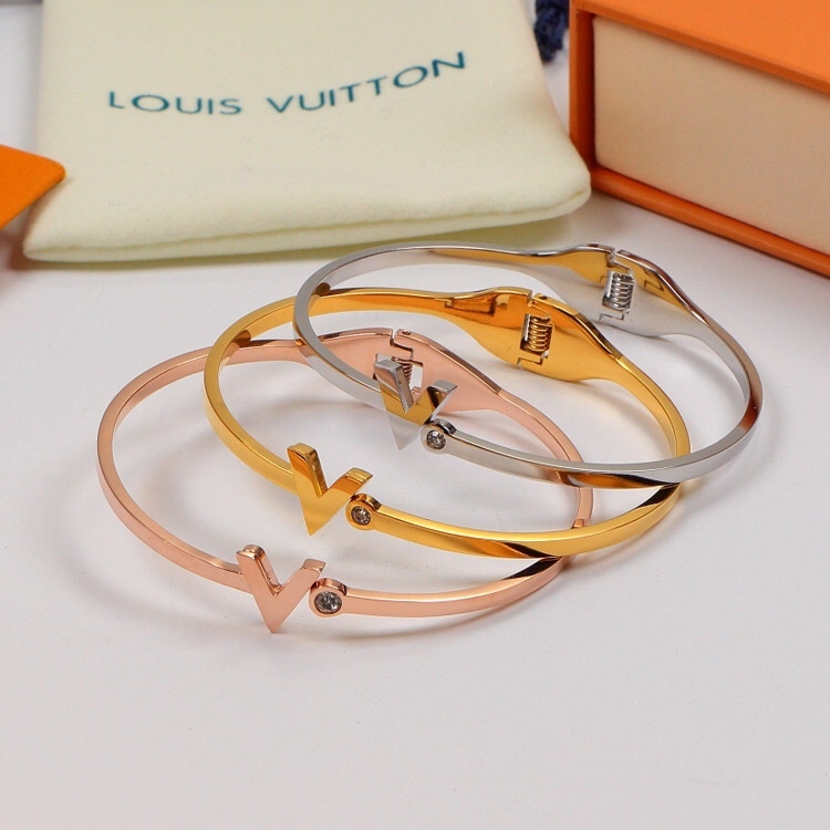 LV bracelet 007