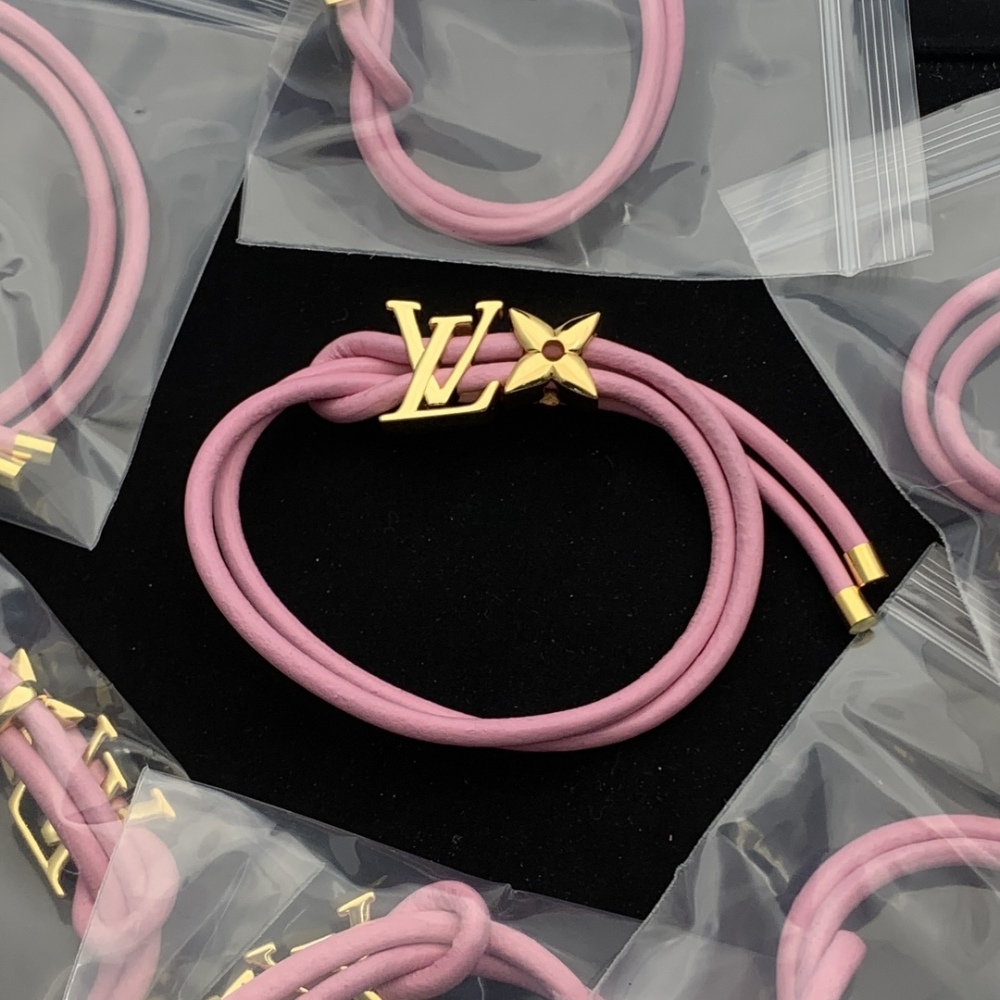 LV bracelet 703