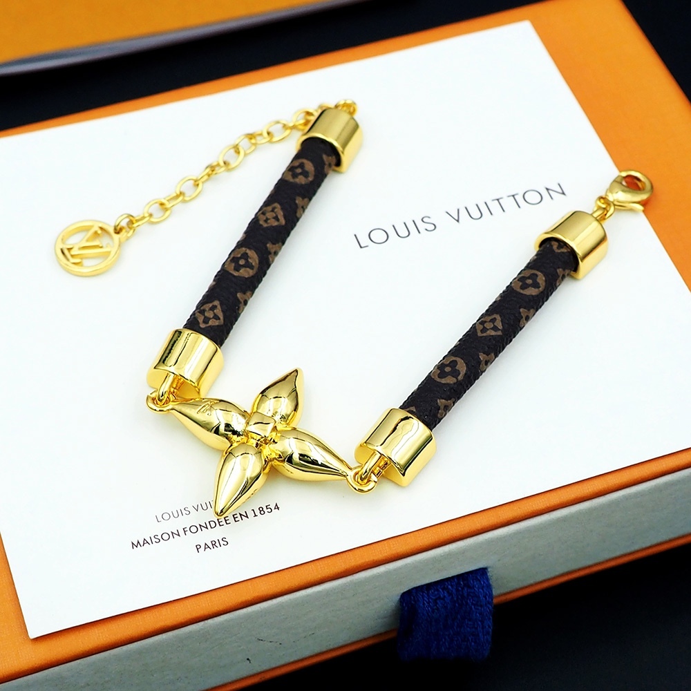 LV bracelet 316