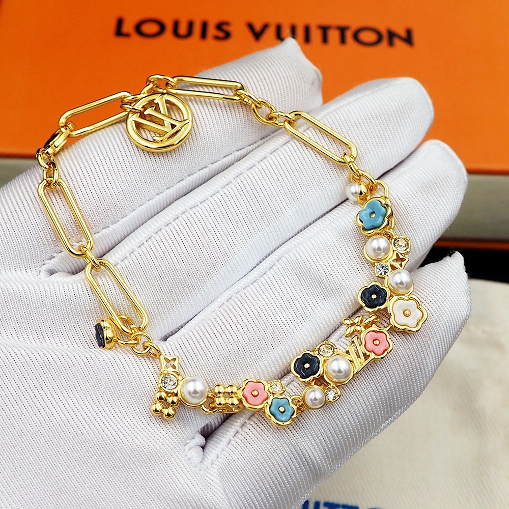 LV  bracelet  359
