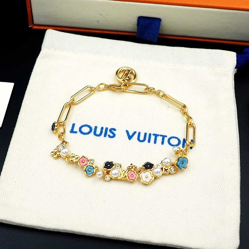LV  bracelet  359