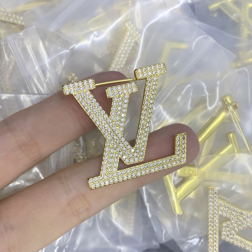 LV brooch 1188