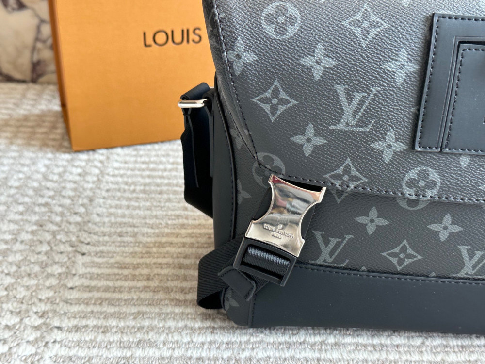 LV bag 1328