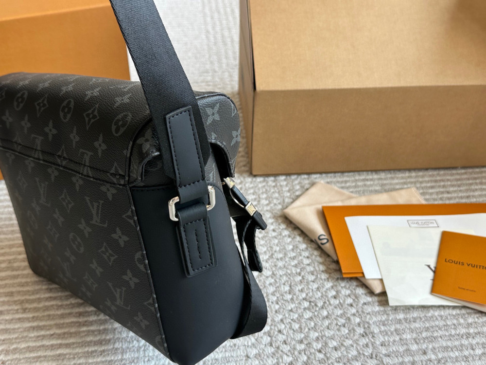 LV bag 1328