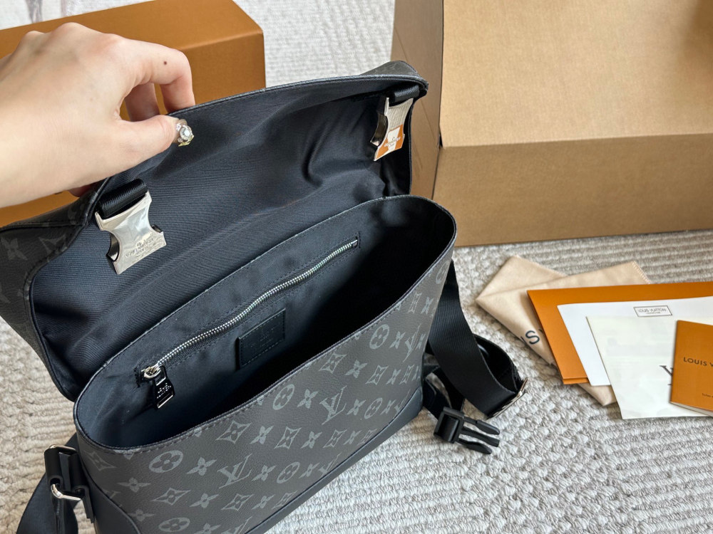 LV bag 1328