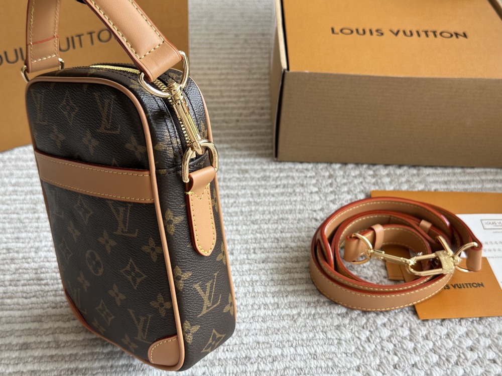 LV bag 1368