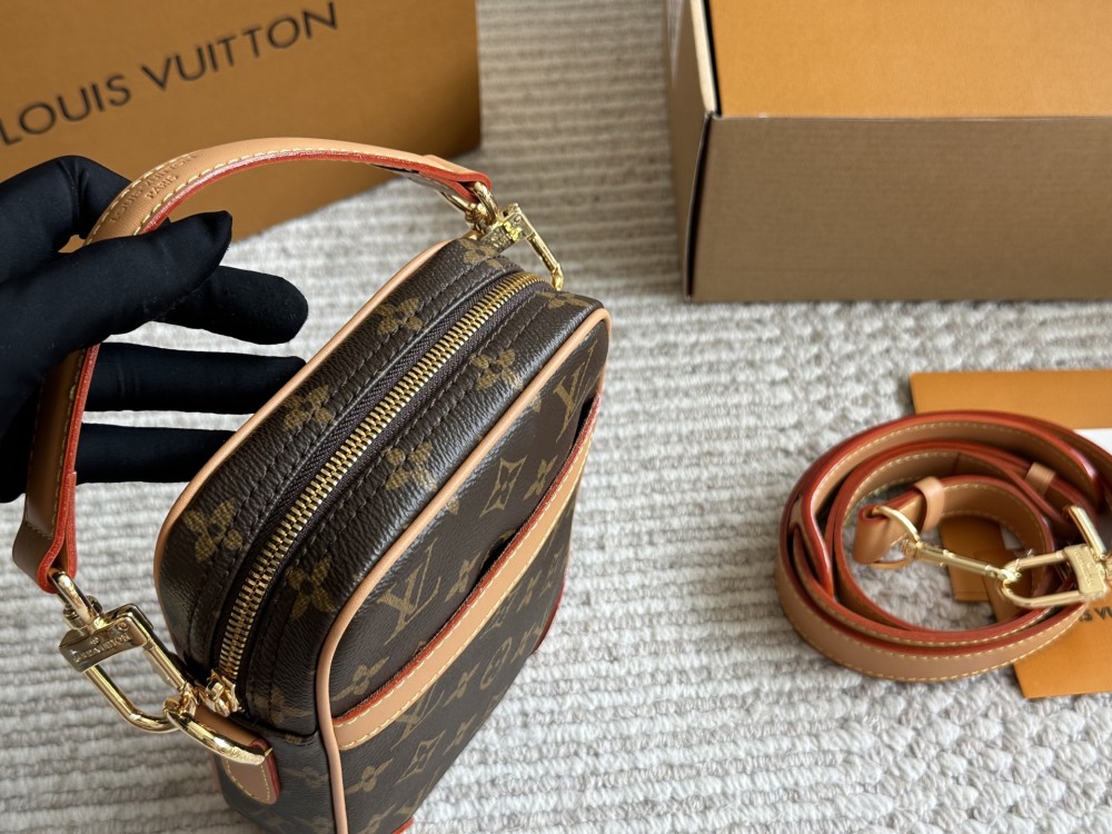 LV bag 1368