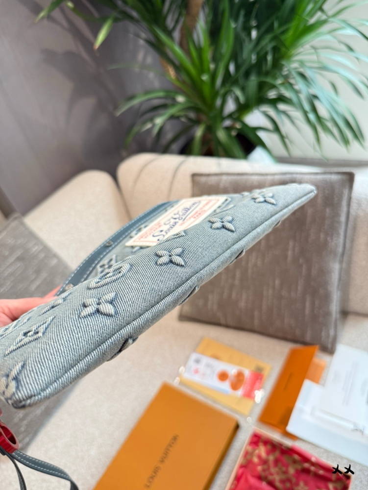LV bag 1354