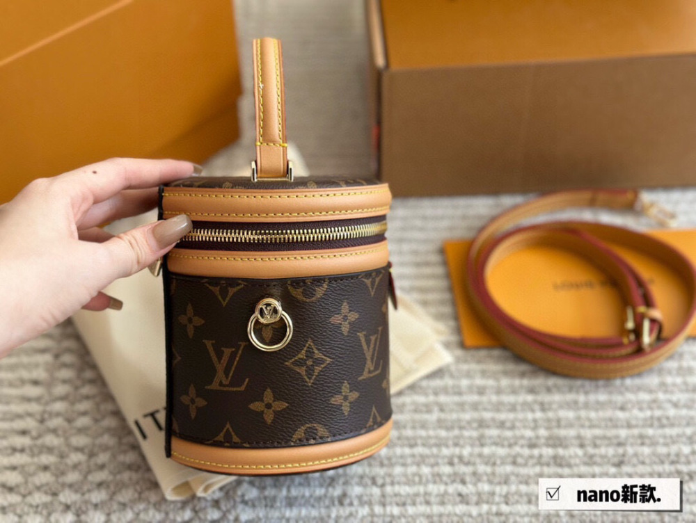 LV bag 1369