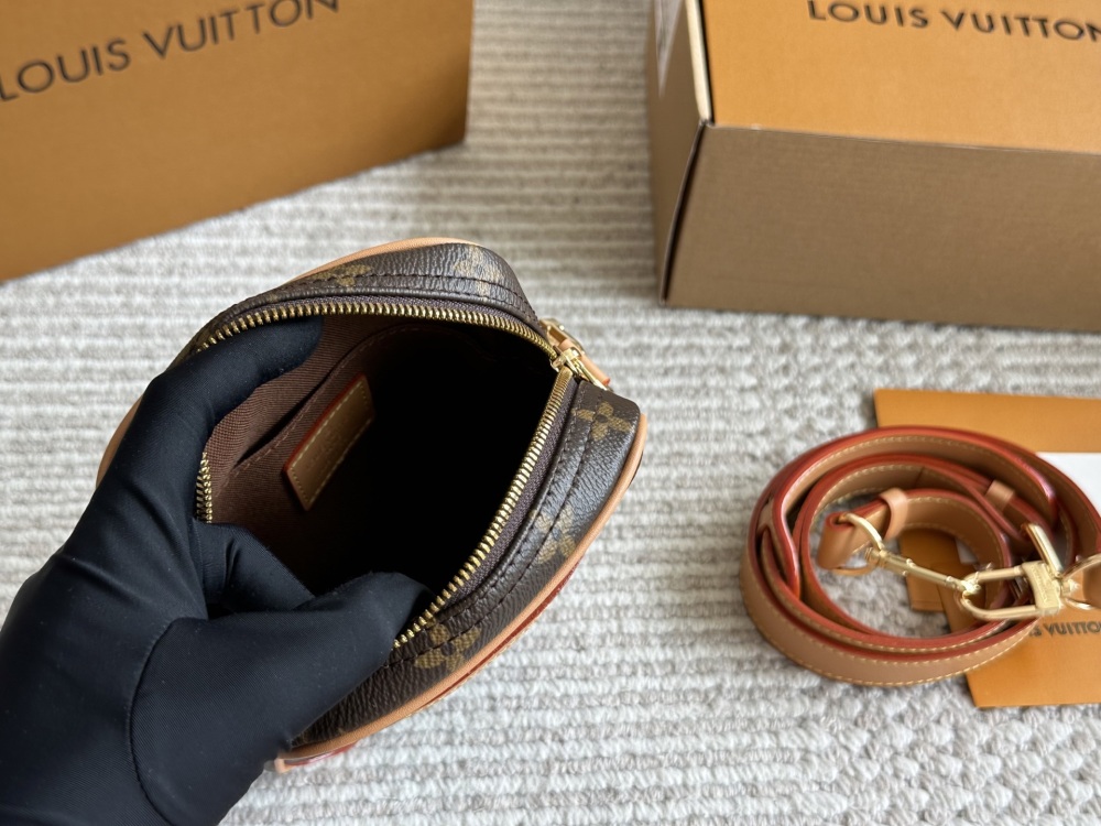 LV bag 1368