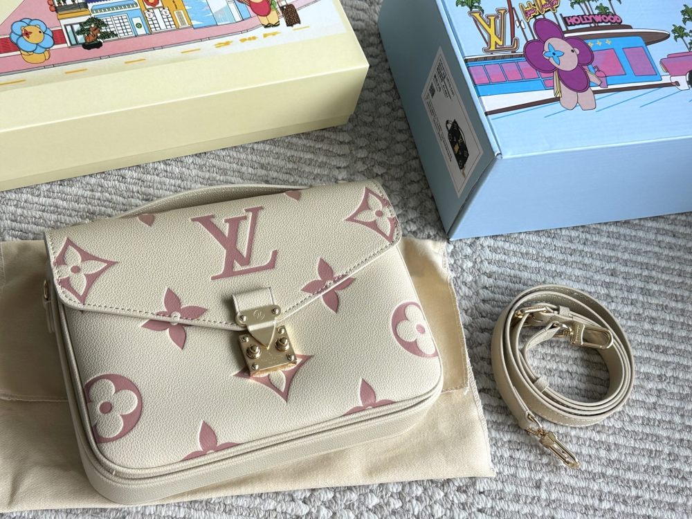 LV bag 1553