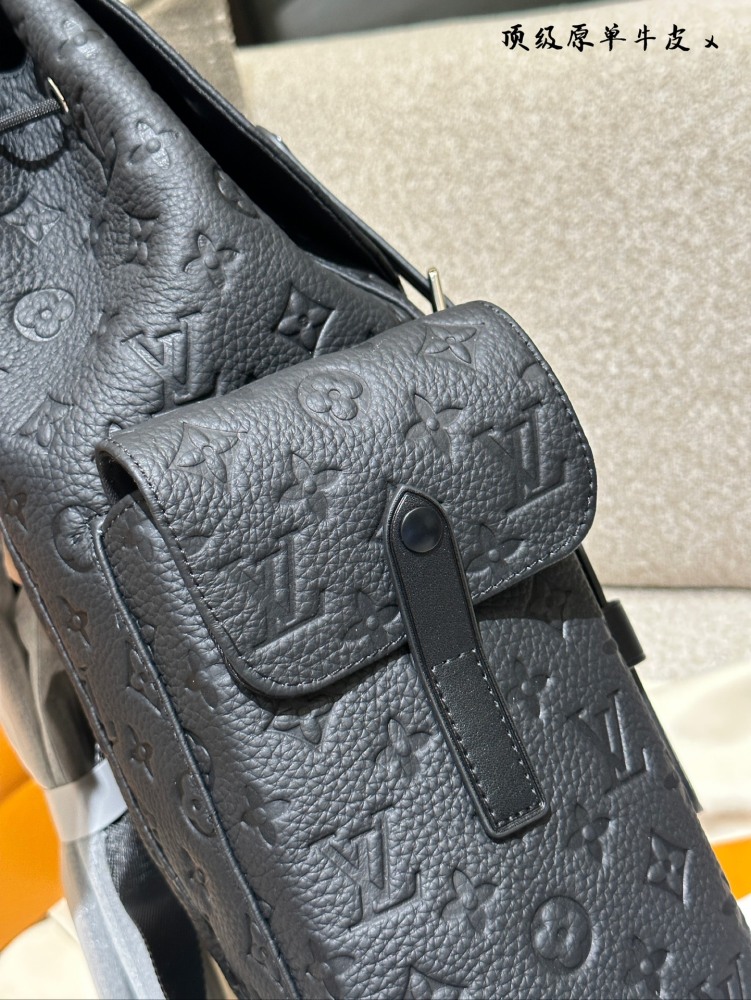 LV bag 1579