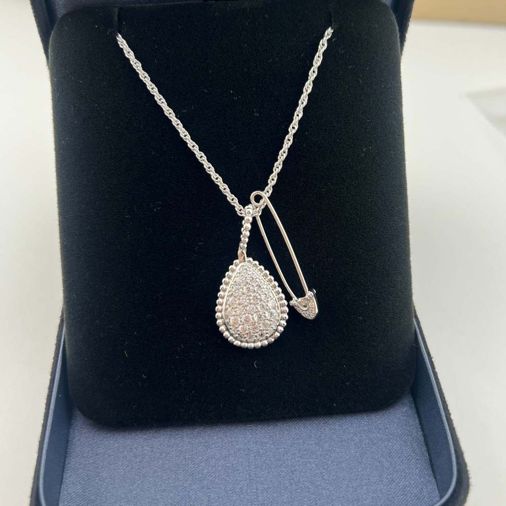 Boucheron necklace 009
