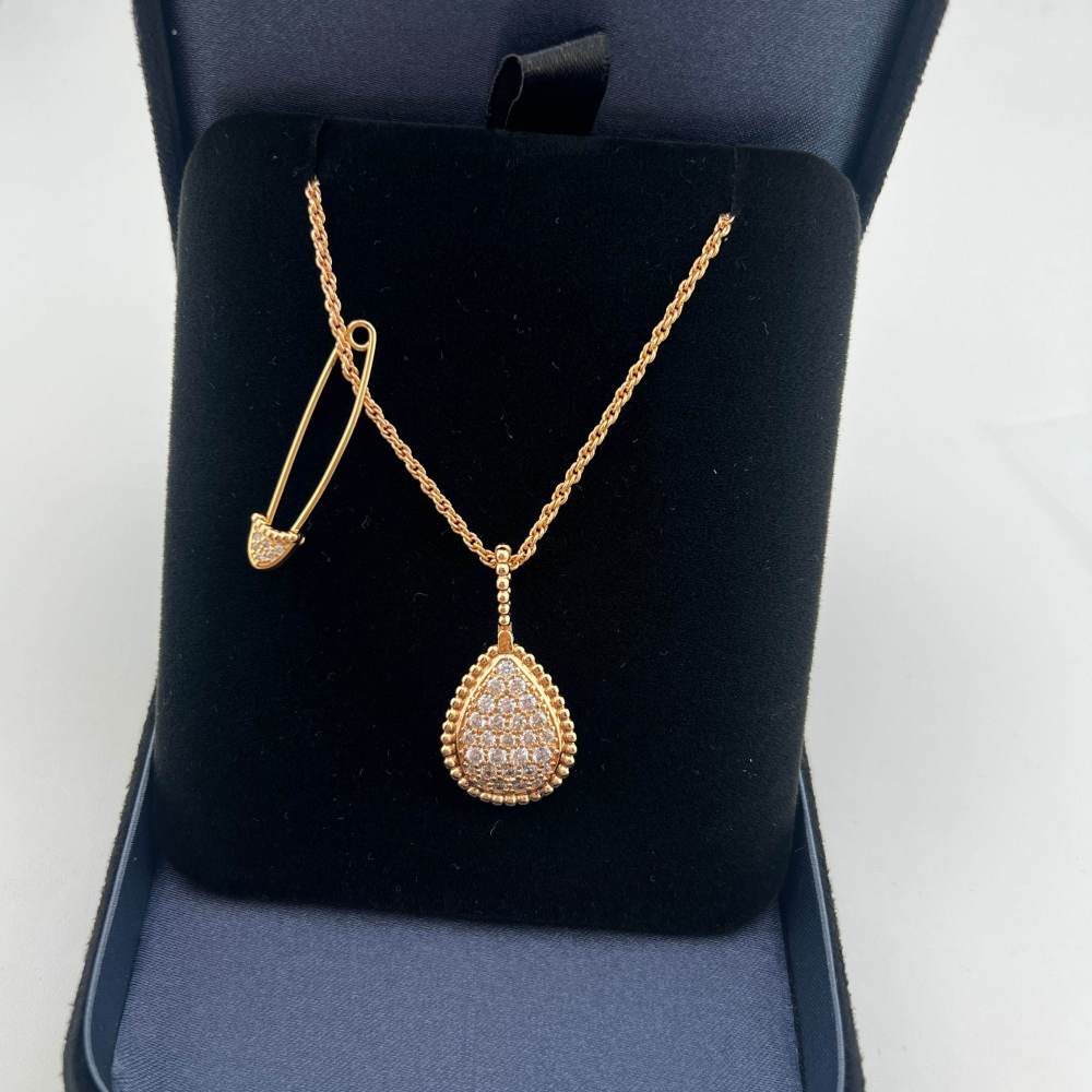 Boucheron necklace 009