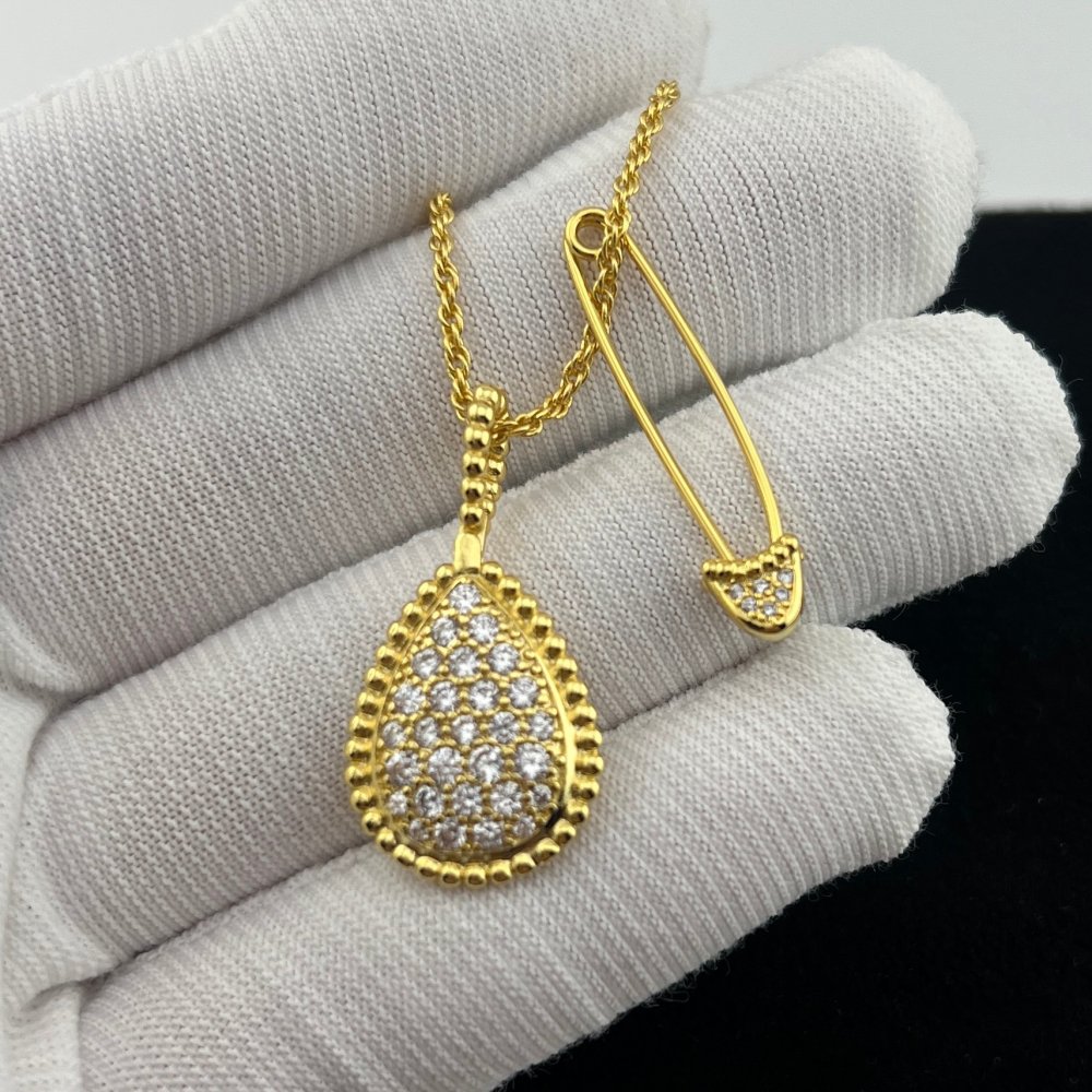 Boucheron necklace 009
